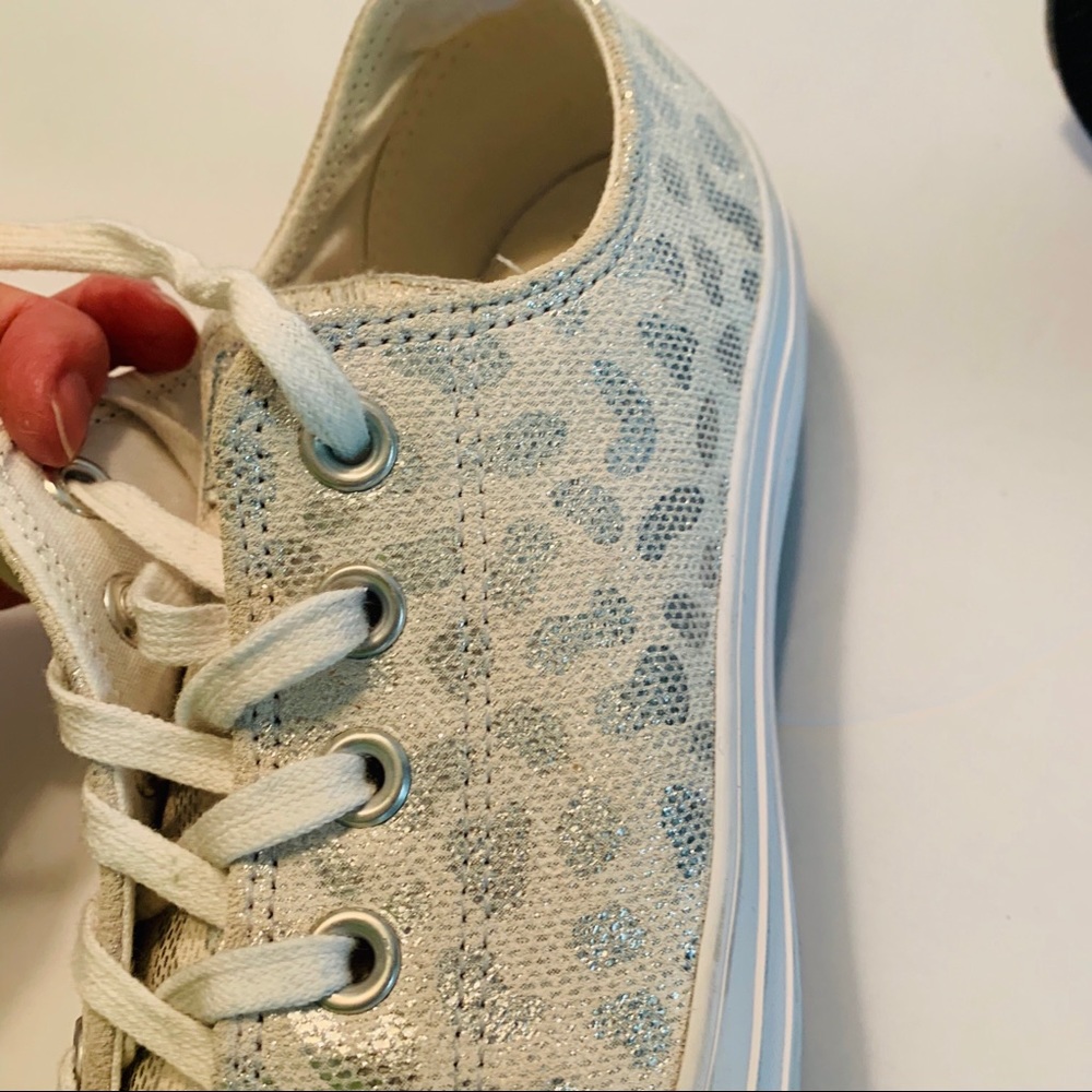 Converse Silver Metallic Leopard Print Tennis Shoe - Picture 5 of 15